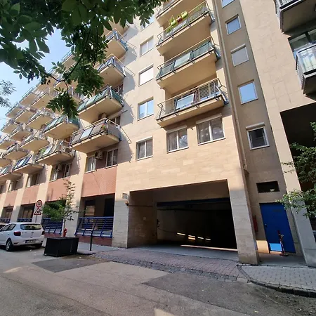 Colorful By The Danube ---free Parking--- * 布达佩斯